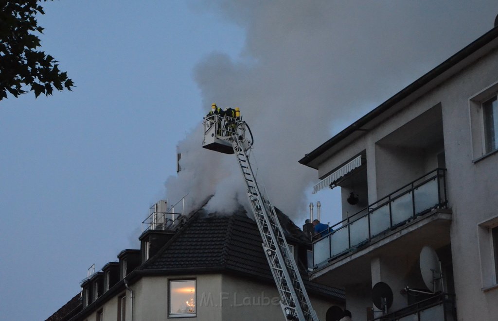 Feuer 3 Dachstuhl Koeln Buchforst Kalk Muelheimerstr P008.JPG